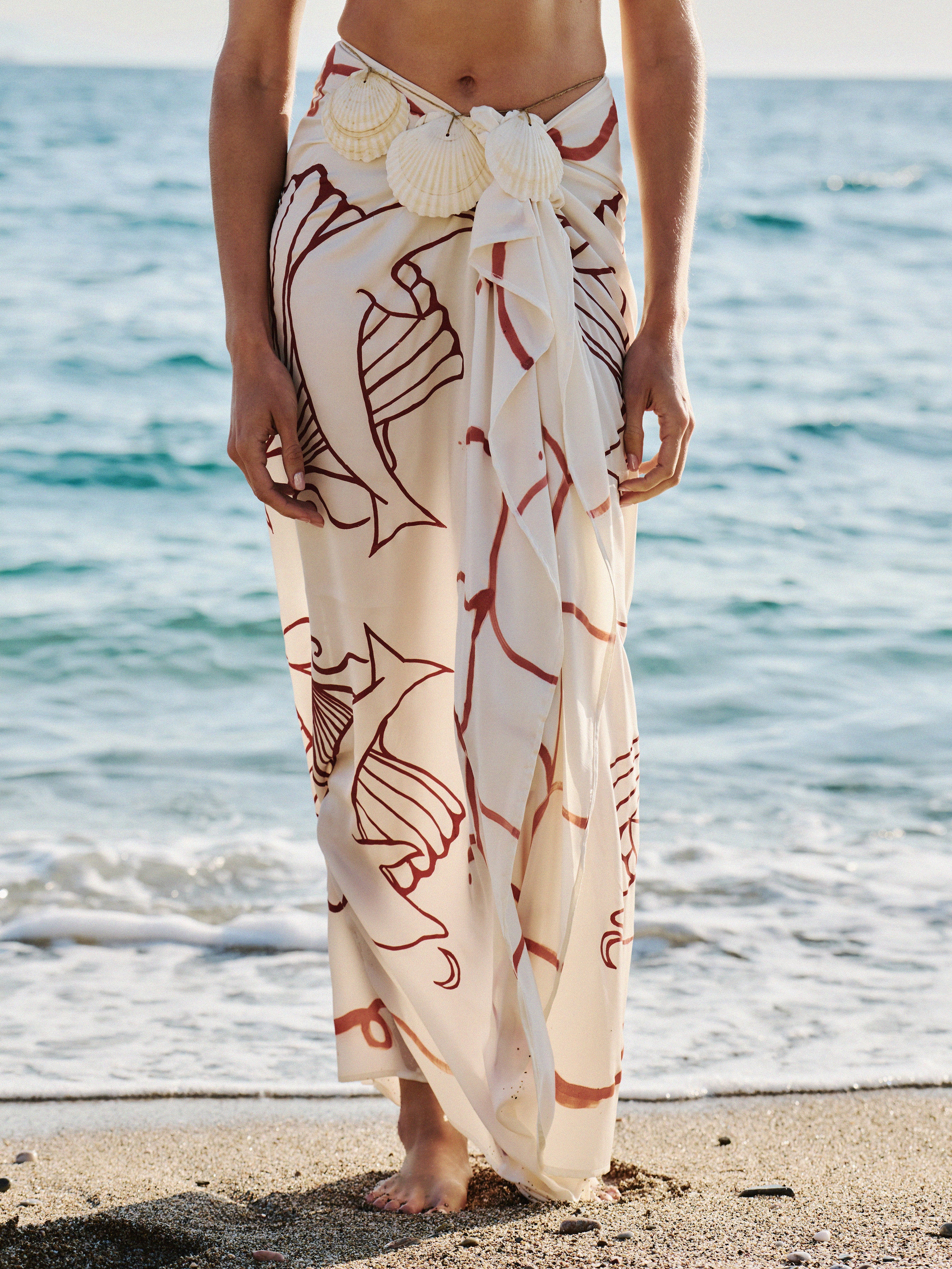 DOLPHINS & SHELL - SARONG CREAM